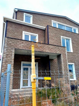 Дом, 607 м2, 3 этажа