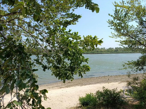 Продаю участок 20 соток в х Арпачин Ростовской области