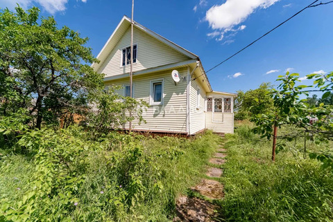 Тосненский район, городской посёлок Ульяновка, 2-я Футбольная улица,  ...