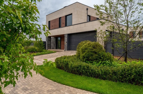 Новый современный дом в элитном поселке на Рублевке в Лапино