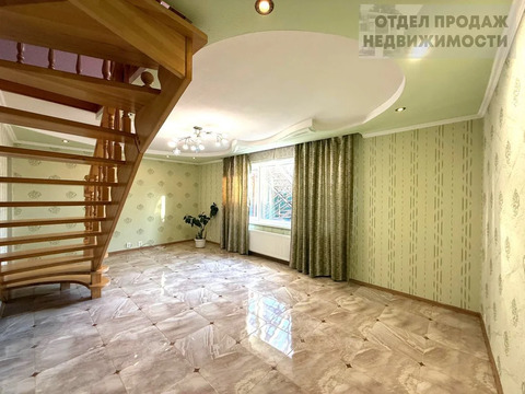 Просторный дом с мансардой и баней