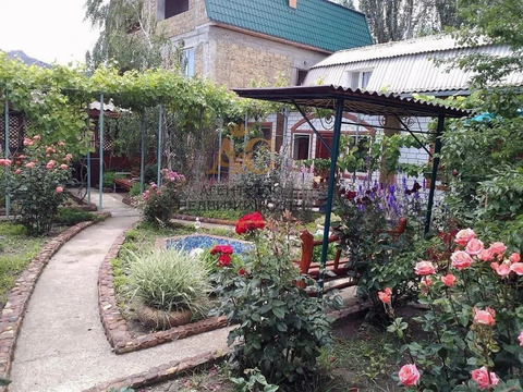 Дом, 115 м2, 2 этажа, 4 спальни