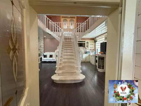 дом с бассеном/ баней /  257 кв.м. прир газ/ 28 соток в деревне