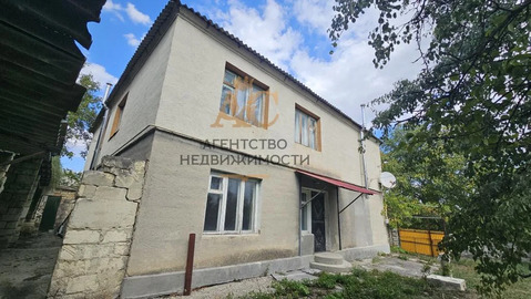 Дом, 216 м2, 3 этажа, 5 спален