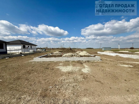 Участок с фундаментом