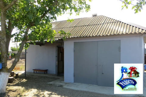 Продам маленький жилой дом в 8 км. от моря.