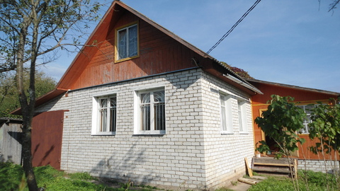 Продается бревенчатый дом, обложенный кирпичом в д. Рождествено