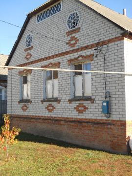 Дом в селе Беленькое Борисовского района.