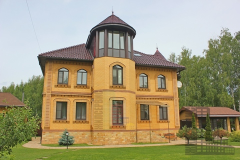 Трехэтажный загородный дом в 1,5км от Пироговского вдхр.