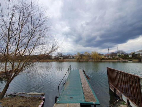 Продаю дом у воды в х Камышеваха ул Озерная