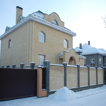 Продается дом 1000 кв. метров в поселке «Южные Горки 2».