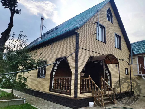 Шикарный дом из бревна в центре Климовска